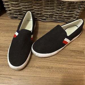 Tommy Hilfiger black slip on sneakers size 8